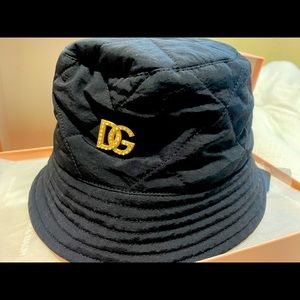 Dolce gabbana black bucket hat